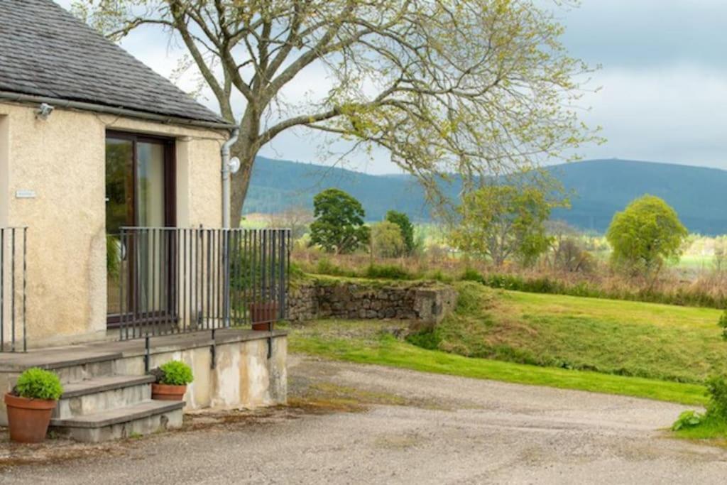 Foulis Cottage, Foulis Estate, Highland Scotland Ardullie Bagian luar foto